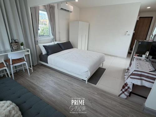 room detail thumbnail 2