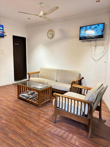 royal samrat inn photo 4
