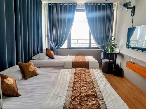 1 queen bed, 1 twin bed