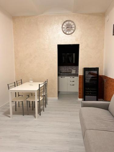Appartamento indipendente con sauna infrarossi in cascina in Calosso