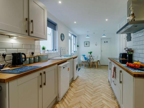 4 Bed in Brixham oc-90449, Бриксем