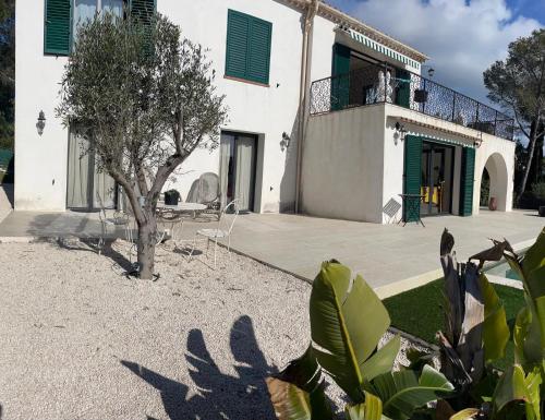 Villa Oustau de l Amour in Saint-Raphael