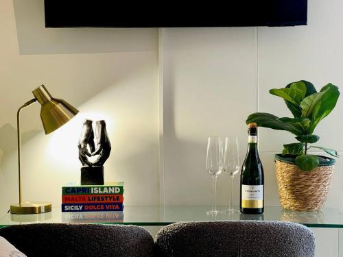 Corner Suite in De Waterkant at the Valour - image 8