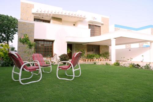 Eleve Stays - Karachi