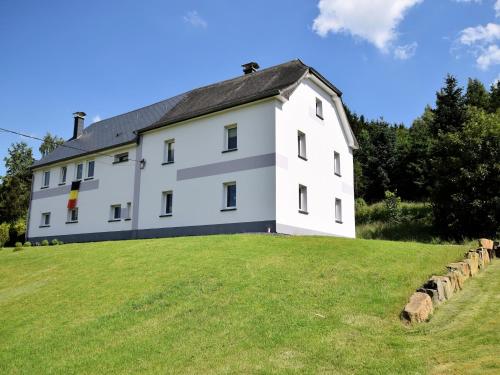 Holiday Home in Saint Vith with Terrace gîte à louer Andler