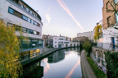 Regent Canalside Apartments, Kings Cross, London