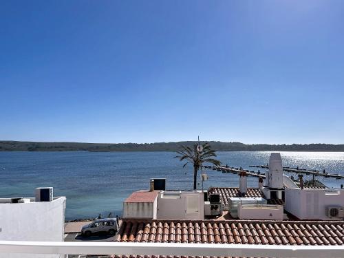 Roca Fornells, Vistas al mar en Fornells F76 3