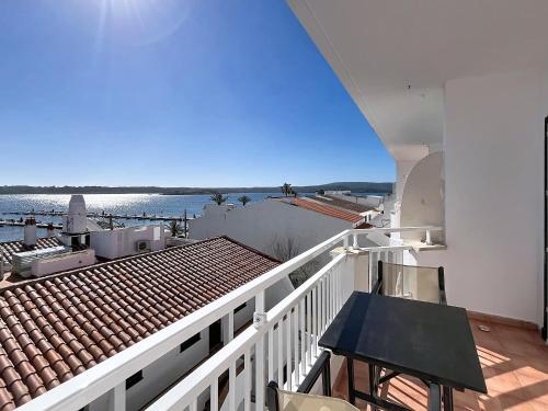 Roca Fornells, Vistas al mar en Fornells F76 5