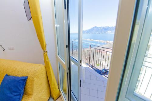On the beach Sea-view&Kitchen In Room – Salerno, UT