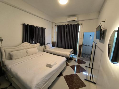 SB The Moon Night Betong Room Type - Triple Room with Private Bathroom
