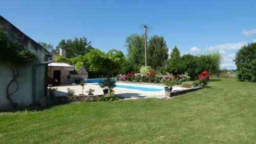 L'Auberge de Reullée (L'Auberge de Reullee) in Marigny-les-Reullee