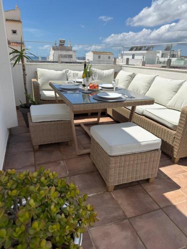 A sunny terrace apartment Alvor – khách sạn tại Alto da Ria
