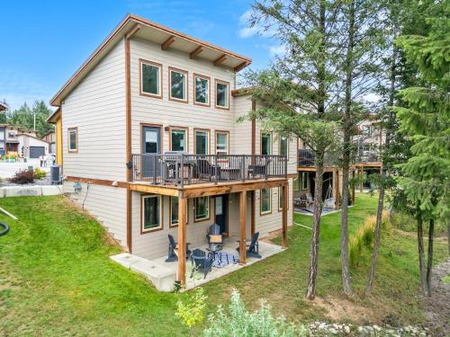 "Serenity Shores" Mins to LakeKing Bed 10 Guests in Windermere (BC)