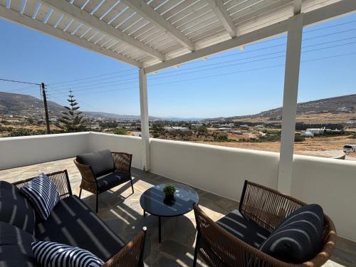 Zostelia Paros Retreat - Καμάρες Νάουσας
