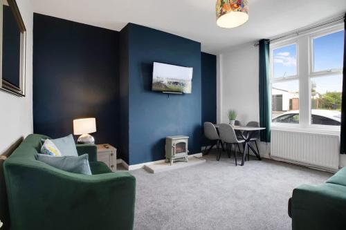 2 Bed Cottage with Garden & Stunning Field Views - Thornley