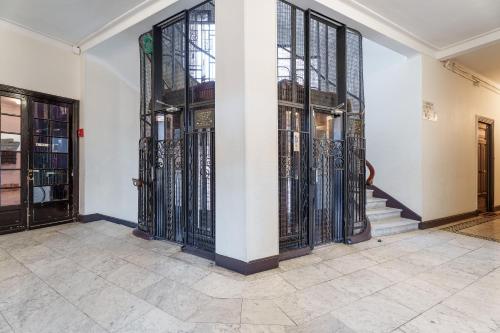 Nice Renting - AUBER - Elegant Bright View Station AC Elevator - image 2