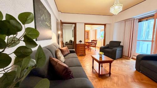Timeless Stay - Stylish 2BR near Unirii & Cathedral - image 5