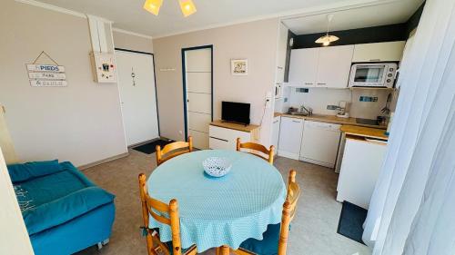 L'Embrun, paisible appartement - résidence front de mer (L'Embrun, paisible appartement - residence front de mer) in Bernieres-sur-Mer