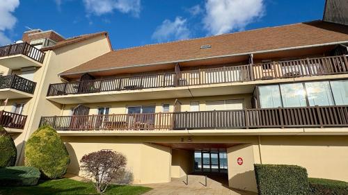 L'Embrun, paisible appartement - résidence front de mer (L'Embrun, paisible appartement - residence front de mer) in Bernieres-sur-Mer