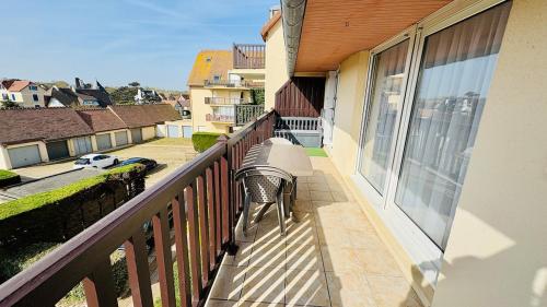 Balkons/terase, L'Embrun, paisible appartement - résidence front de mer (L'Embrun, paisible appartement - residence front de mer) in Bernieres-sur-Mer