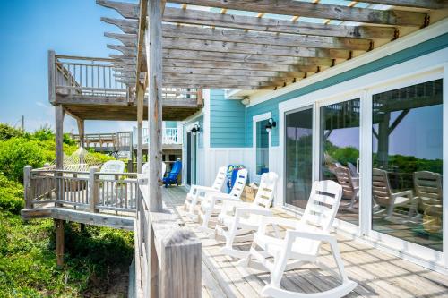 Beach Buzz by Oak Island Accommodations in Caswell Beach (NC)