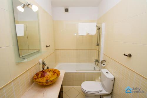 Jasne i Eleganckie Studio 3city w Sopocie by Noclegi Renters - image 3