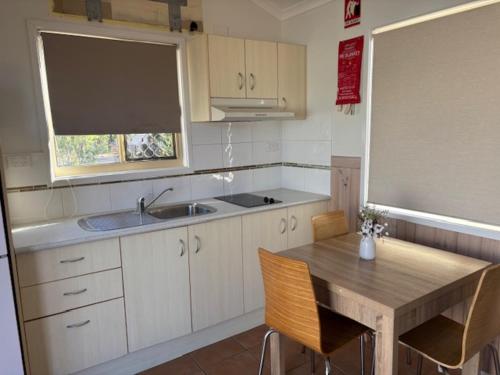Longreach Starlight Cabins - Boutique Outback Accommodation in Longreach