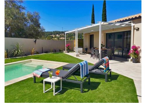 Peldbaseins, Villa moderne, piscine privée Cruzy (Villa moderne, piscine privee Cruzy) in Cruzy