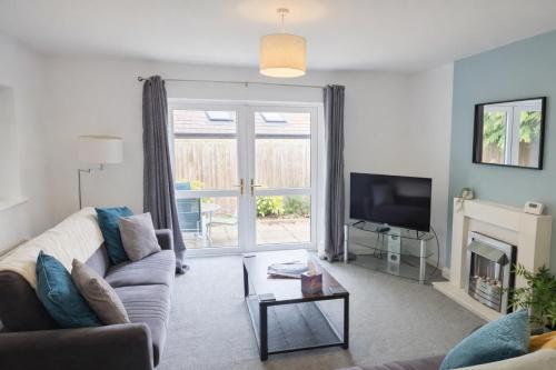 Iekārtas, Large 2-Bedroom Bungalow near Airedale Hospital, Keighley, Convenient Location with Parking in Steeton