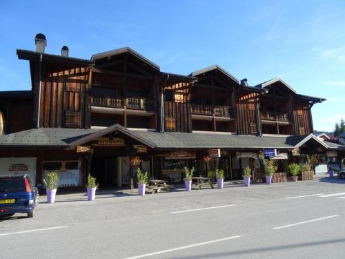 Grand studio duplex lumineux - 6 pers - centre Les Gets - parking privé - à 400 m des pistes - FR-1-802-37