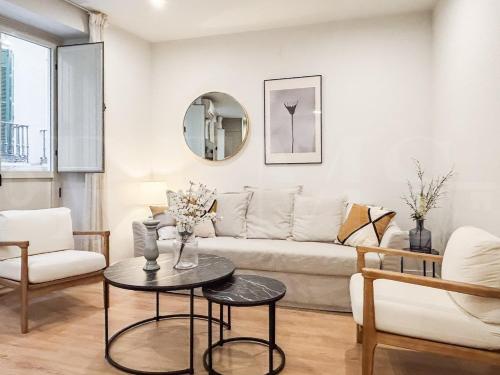 Inviting 2-Bed Apartment, Heart of Málaga REMS
