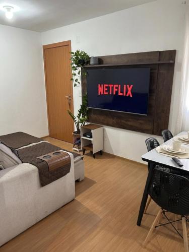 Quarto Privado em apê familiar, 7 minutos do AEROPORTO - Com Piscina – khách sạn tại Sao Cristovao