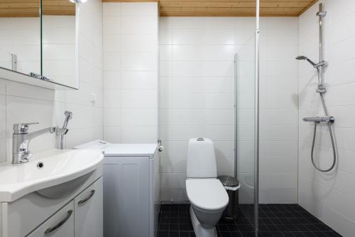 Shower, StarVillas B303 by Holiday in Kalajoki in Kalajoki
