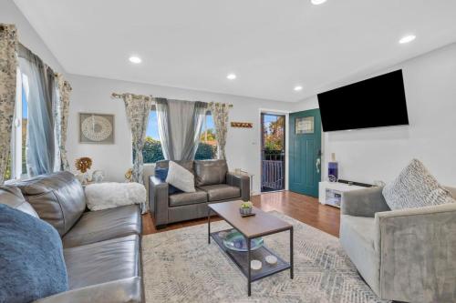 Iconic Ocean Beach Bungalow Steps to Beach – khách sạn tại Ocean Beach