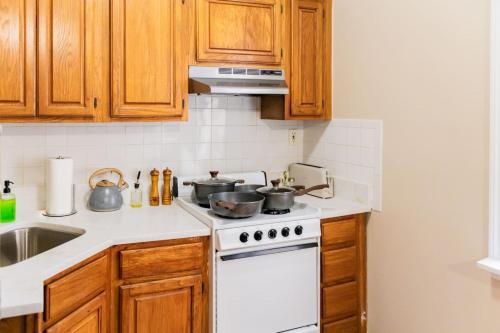 Cozy 1 Bedroom Apartment-Direct Bus to NYC in West New York