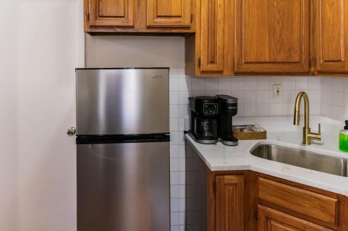 Cozy 1 Bedroom Apartment-Direct Bus to NYC in West New York