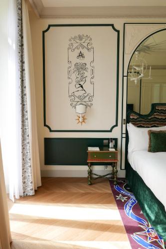 room detail thumbnail 1
