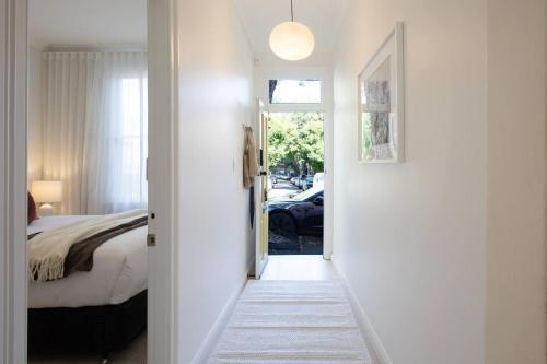 Surry Hills 3BR Family Home with Parking and Garden - image 9