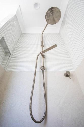 Surry Hills 3BR Family Home with Parking and Garden - image 14