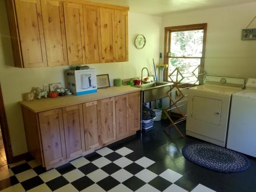 Kanati Falls Ranch - image 7