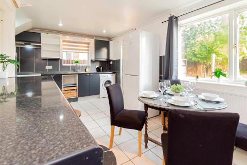 Comfortable 3BED House with Garden & Parking gîte à louer Fordham