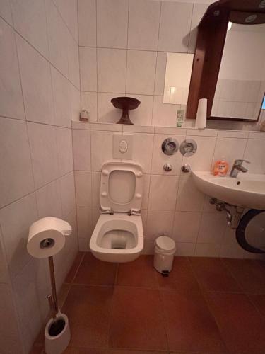Surya Villa Holistic Stay Prenzlauer Berg - image 9