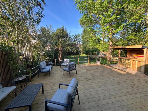 Grande maison en plein coeur de Dax, 5 chambres, piscine et jardin sans vis-à-vis - Location, gîte - Dax