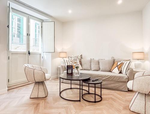 Modern 2-Bed Apartment, Heart of Málaga REMS