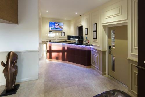 Dreams Hotel, Barking