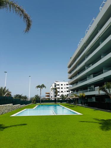 Modern Costa Blanca Apartment Pool, Gym & Terrace Close to the sea