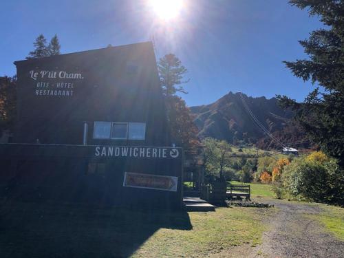 Hôtel Le P'tit Cham, au pied du Sancy 4