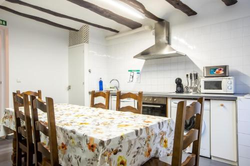 coqueta casa rural con terraza y barbacoa in Mendigorría