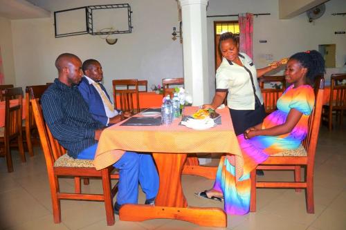 Uhuru 50 Hotel in Kasese