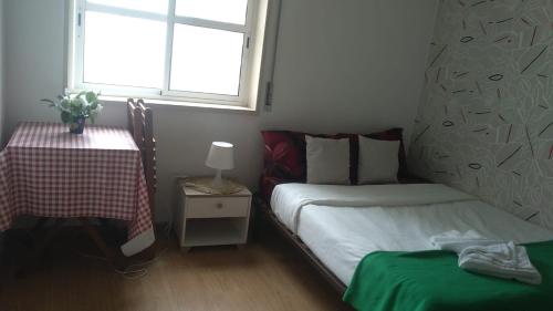 Lisbon Luxury Apartment with 4 Bedrooms - image 9